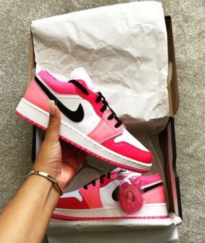 6BA67389-738B-44DE-A753-6B5941F4C28E